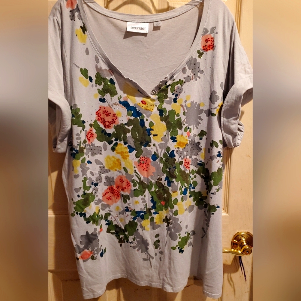 Avenue womens top size 22/24